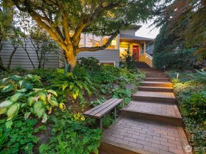 6845 52nd Avenue NE, Seattle WA 98115