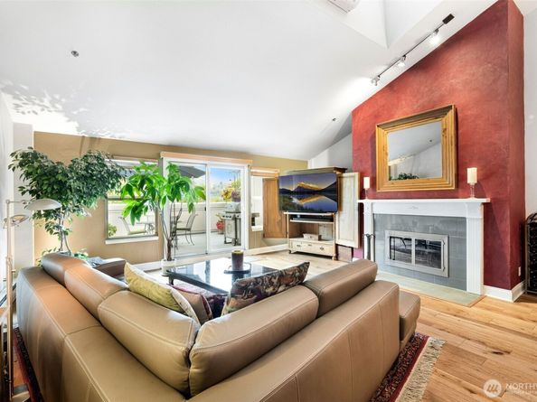 526 1st Avenue S 511, Seattle WA 98104
