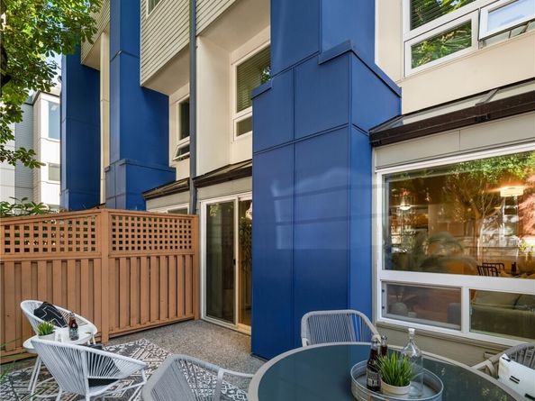 512 10th Avenue E 3, Seattle WA 98102