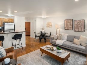 512 10th Avenue E 3, Seattle WA 98102
