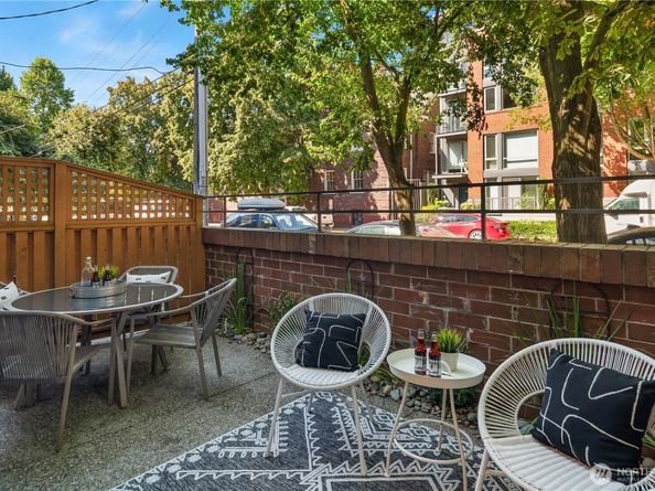 512 10th Avenue E 3, Seattle WA 98102