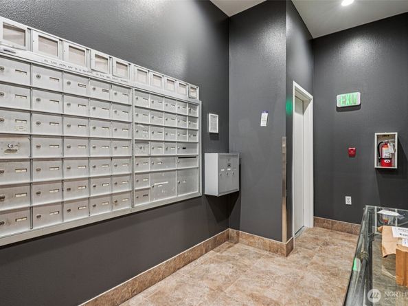 4343 Roosevelt Way NE 508, Seattle WA 98105
