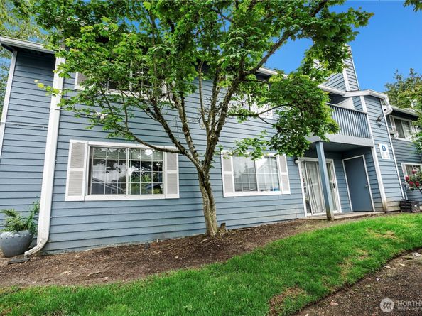 16817 Larch Way D207, Lynnwood WA 98037