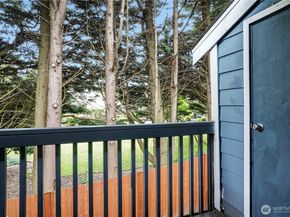 16817 Larch Way D207, Lynnwood WA 98037