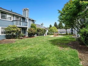 16817 Larch Way D207, Lynnwood WA 98037