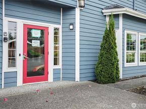 16817 Larch Way D207, Lynnwood WA 98037