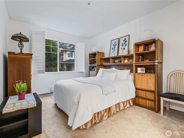 23325 59th Place S 161, Kent WA 98032