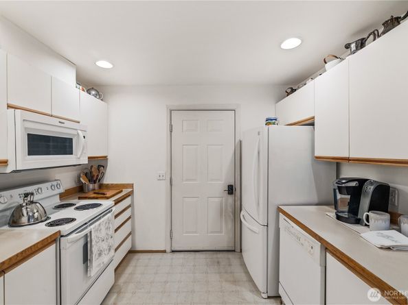 23325 59th Place S 161, Kent WA 98032