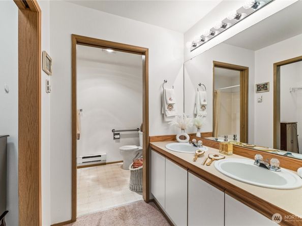 23325 59th Place S 161, Kent WA 98032