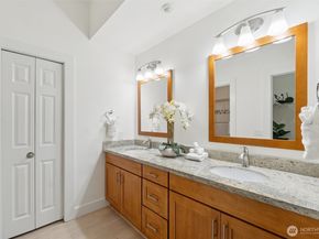 18669 NE 55th Way, Redmond WA 98052