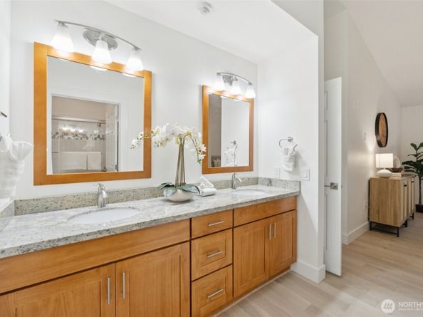 18669 NE 55th Way, Redmond WA 98052