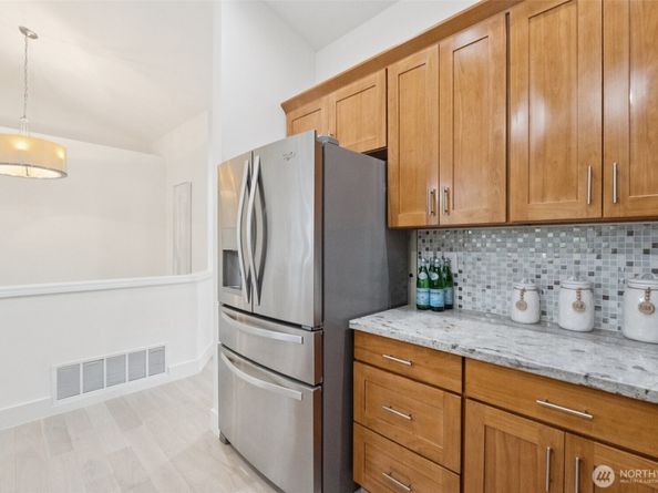18669 NE 55th Way, Redmond WA 98052