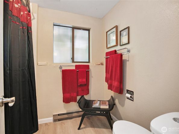 11186 Blue Pond Place NE, Bainbridge Island WA 98110