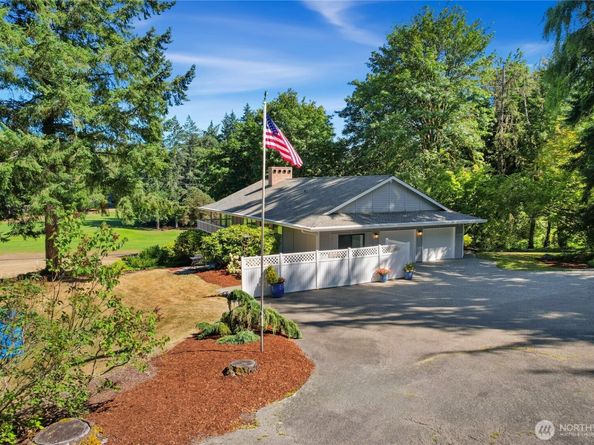 11186 Blue Pond Place NE, Bainbridge Island WA 98110