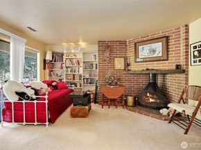11186 Blue Pond Place NE, Bainbridge Island WA 98110