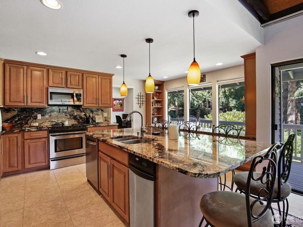 11186 Blue Pond Place NE, Bainbridge Island WA 98110