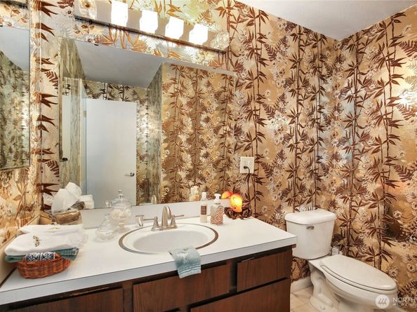 11186 Blue Pond Place NE, Bainbridge Island WA 98110