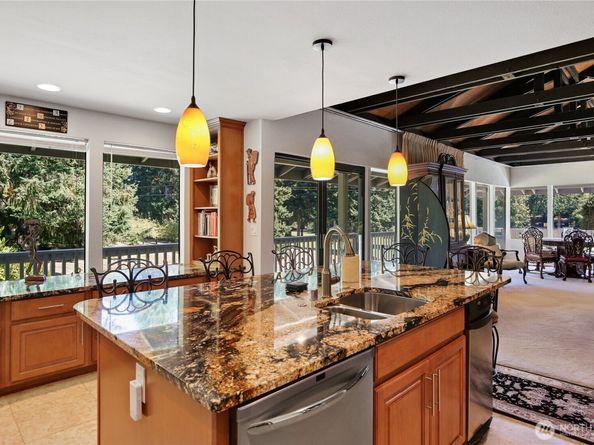 11186 Blue Pond Place NE, Bainbridge Island WA 98110
