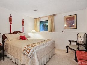 11186 Blue Pond Place NE, Bainbridge Island WA 98110