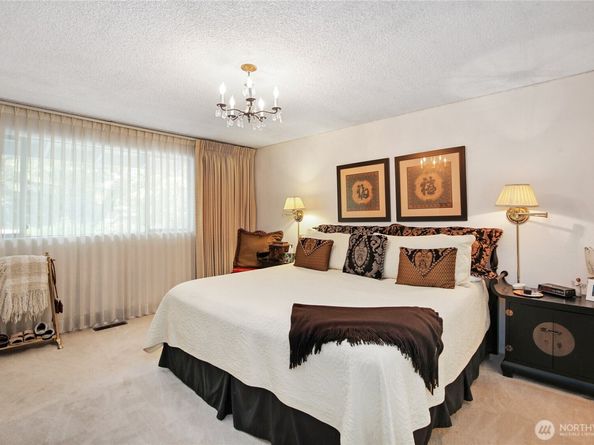 11186 Blue Pond Place NE, Bainbridge Island WA 98110