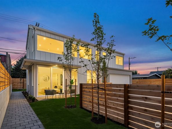 2651 41st Avenue SW, Seattle WA 98116