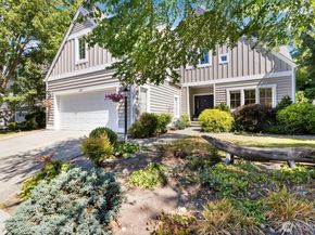 737 Village Circle NW, Bainbridge Island WA 98110