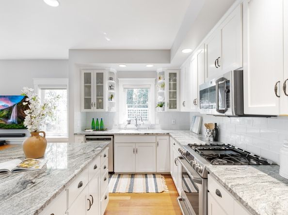 737 Village Circle NW, Bainbridge Island WA 98110