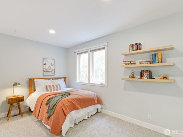 737 Village Circle NW, Bainbridge Island WA 98110