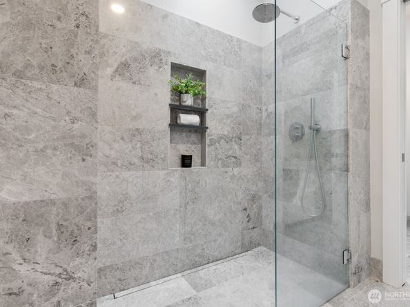 737 Village Circle NW, Bainbridge Island WA 98110