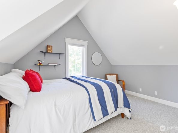 737 Village Circle NW, Bainbridge Island WA 98110
