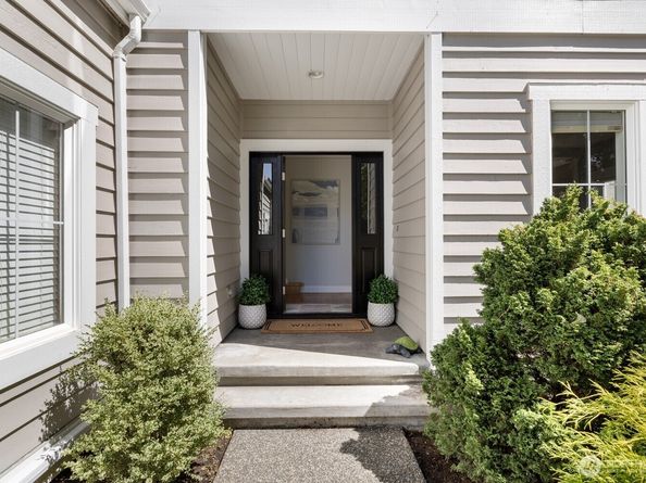 737 Village Circle NW, Bainbridge Island WA 98110