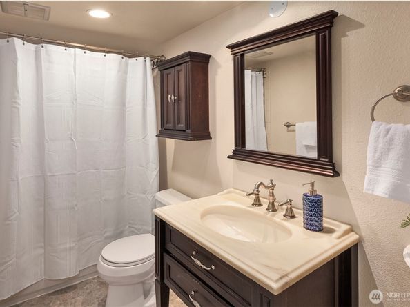 15126 NE 67th Place, Redmond WA 98052