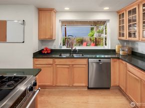 15126 NE 67th Place, Redmond WA 98052