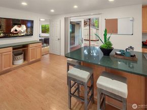 15126 NE 67th Place, Redmond WA 98052