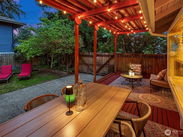 15126 NE 67th Place, Redmond WA 98052