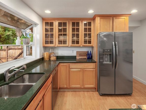 15126 NE 67th Place, Redmond WA 98052