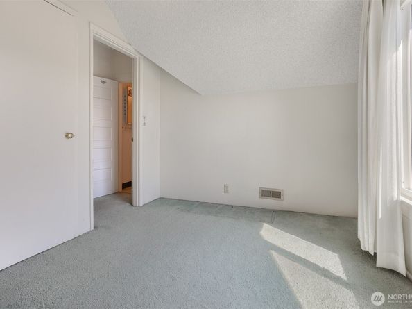4022 Woodland Park Avenue N, Seattle WA 98103
