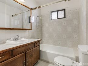 4022 Woodland Park Avenue N, Seattle WA 98103