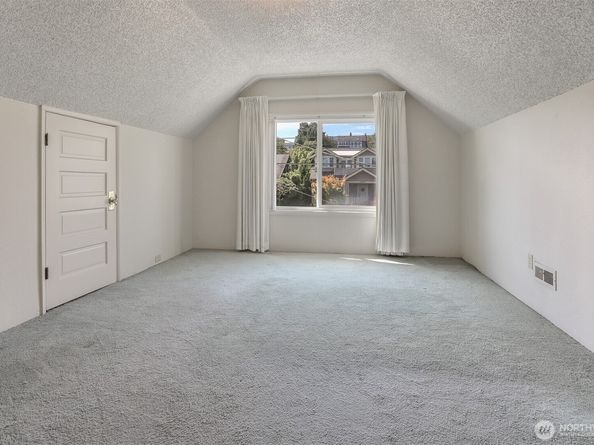 4022 Woodland Park Avenue N, Seattle WA 98103
