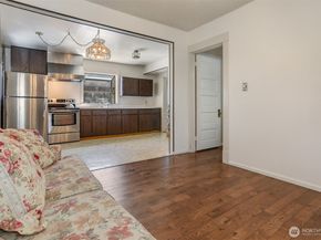 4022 Woodland Park Avenue N, Seattle WA 98103