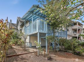 4022 Woodland Park Avenue N, Seattle WA 98103