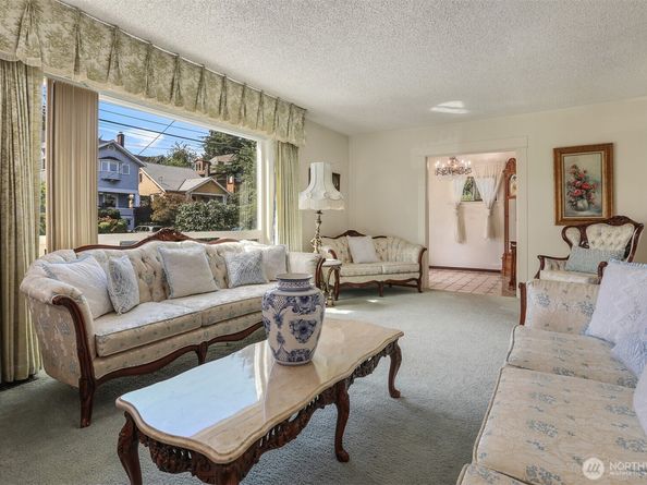 4022 Woodland Park Avenue N, Seattle WA 98103