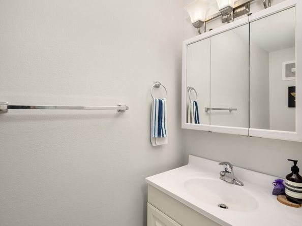6356 138th Avenue NE 213, Redmond WA 98052
