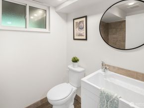 11828 NE 103rd Place, Kirkland WA 98033