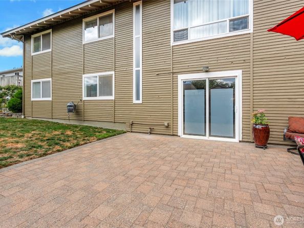 2231 S 291st Street, Federal Way WA 98003