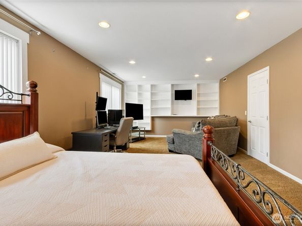 2231 S 291st Street, Federal Way WA 98003