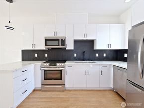 14023 Greenwood Avenue N C, Seattle WA 98133