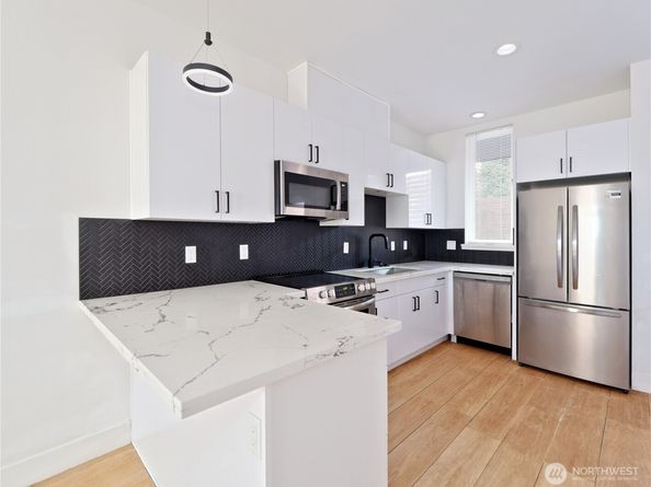 14023 Greenwood Avenue N C, Seattle WA 98133
