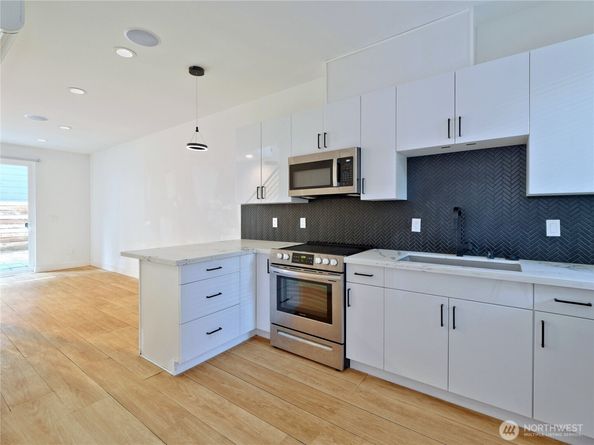 14023 Greenwood Avenue N C, Seattle WA 98133