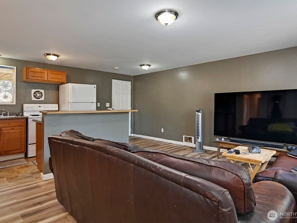 15002 4th Avenue S, Burien WA 98148